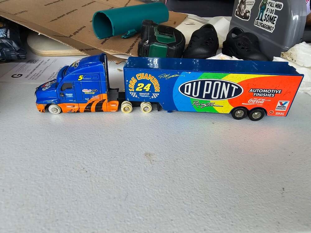 Racing Champions Jeff Gordon 1995 Champion Transporter